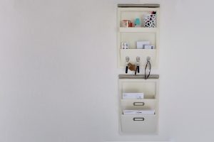 minimalist mudroom | minimalism drop zone